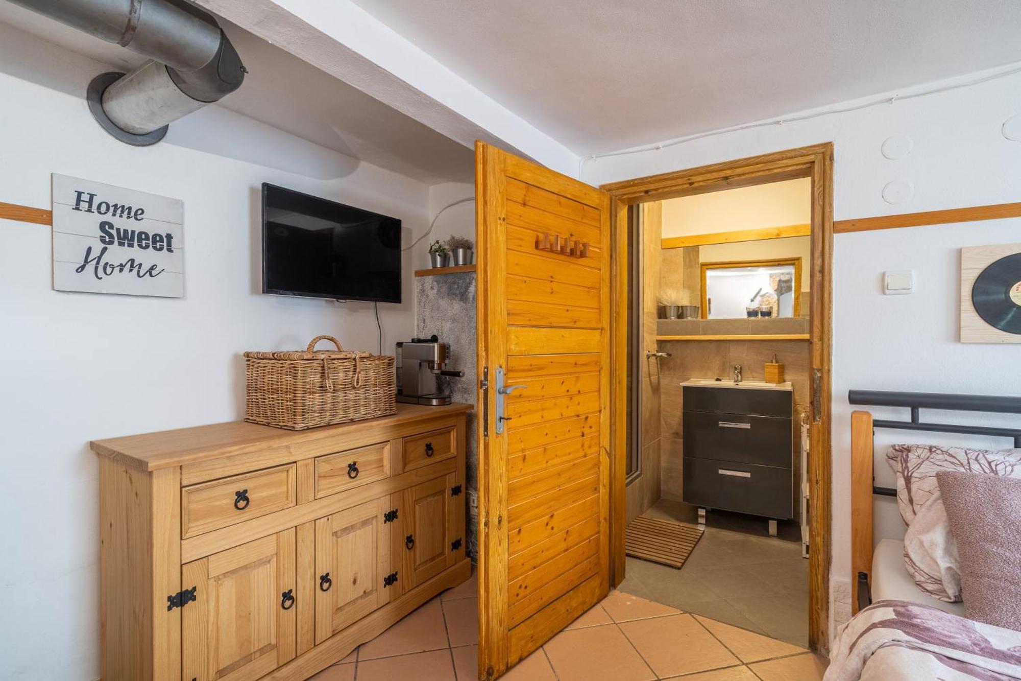 Apartman Karin Rovensko pod Troskami 외부 사진