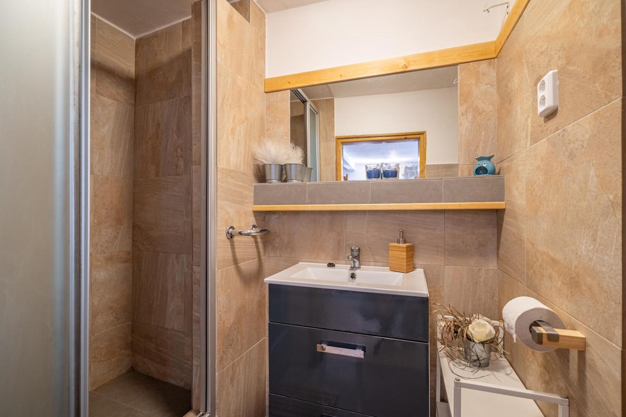 Apartman Karin Rovensko pod Troskami 외부 사진